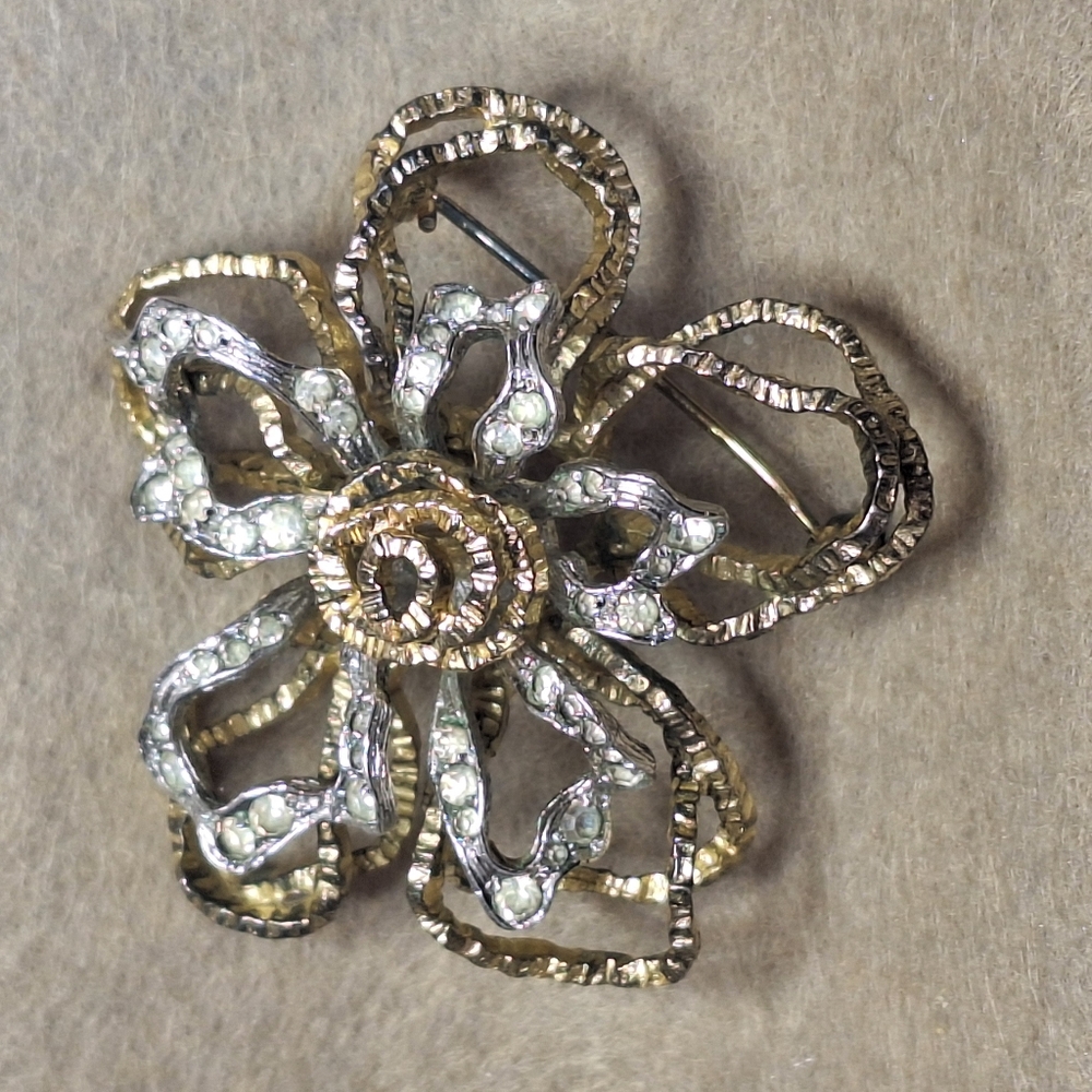 Gold and Silver Floral Crystal Brooch – Elegant Women’s Jewelry 2 Inches.